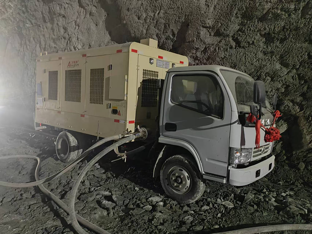 Batang, Sichuan – Tunnel Construction Project Powered by 250kW Mobile Air Compressor