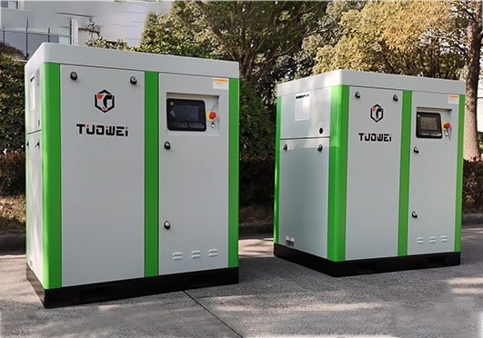 What are the advantages of oil-free water lubricated screw air compressors?