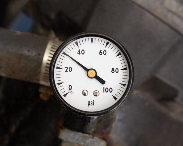 Tlaciový rozchod typu číselníka pri 30 psi